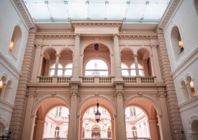 Jogi Könyvszalon előtér