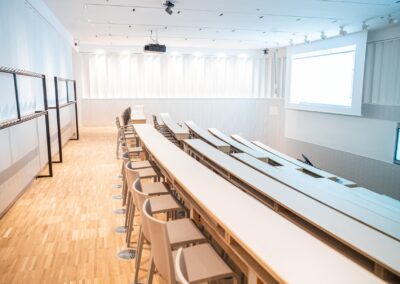 Jogi Könyvszalon tárgyaló