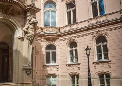 Jogi Könyvszalon udvar